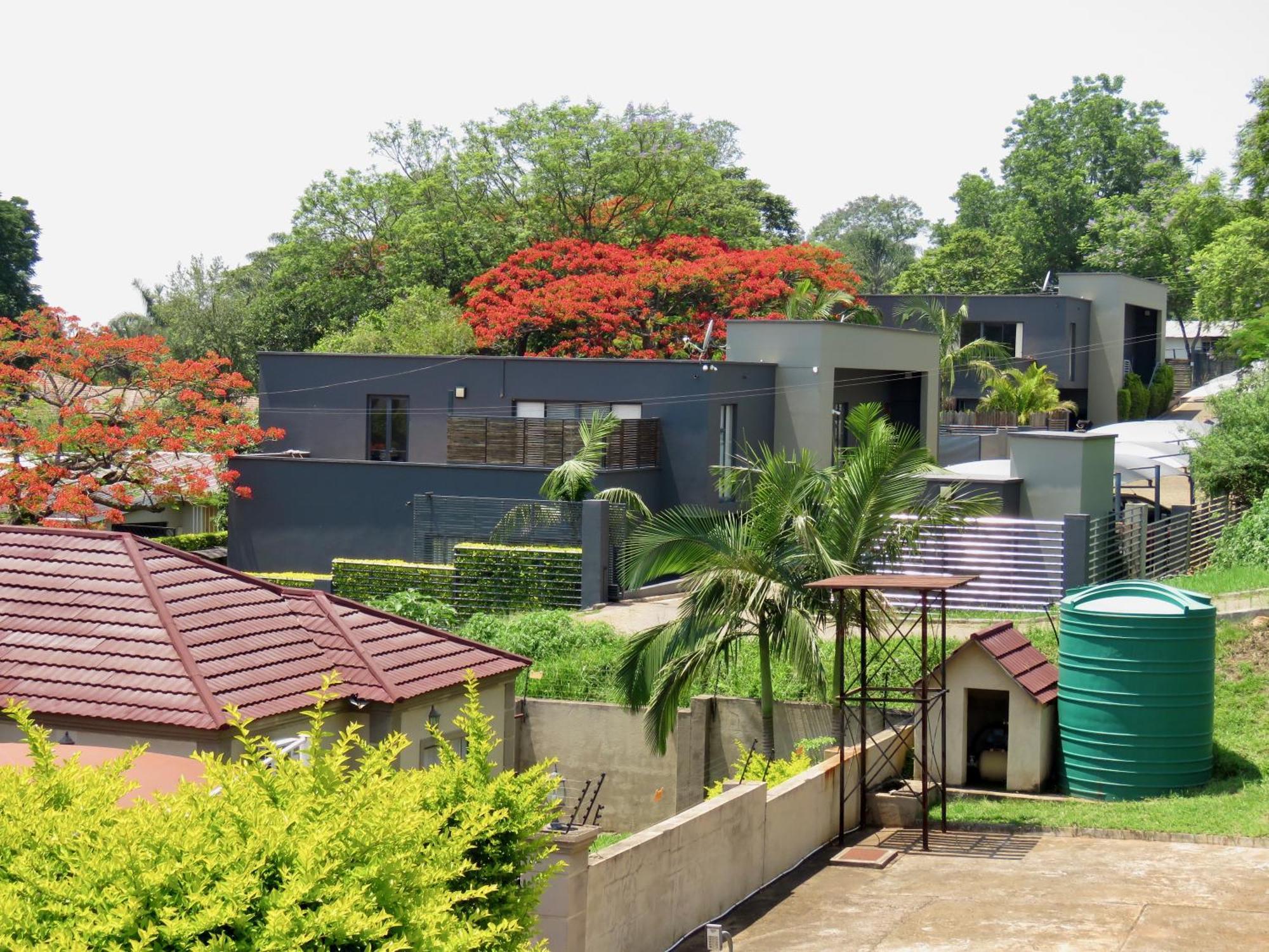 The Executive - Exclusive Self-Catering Apartments - Ezulwini Bagian luar foto