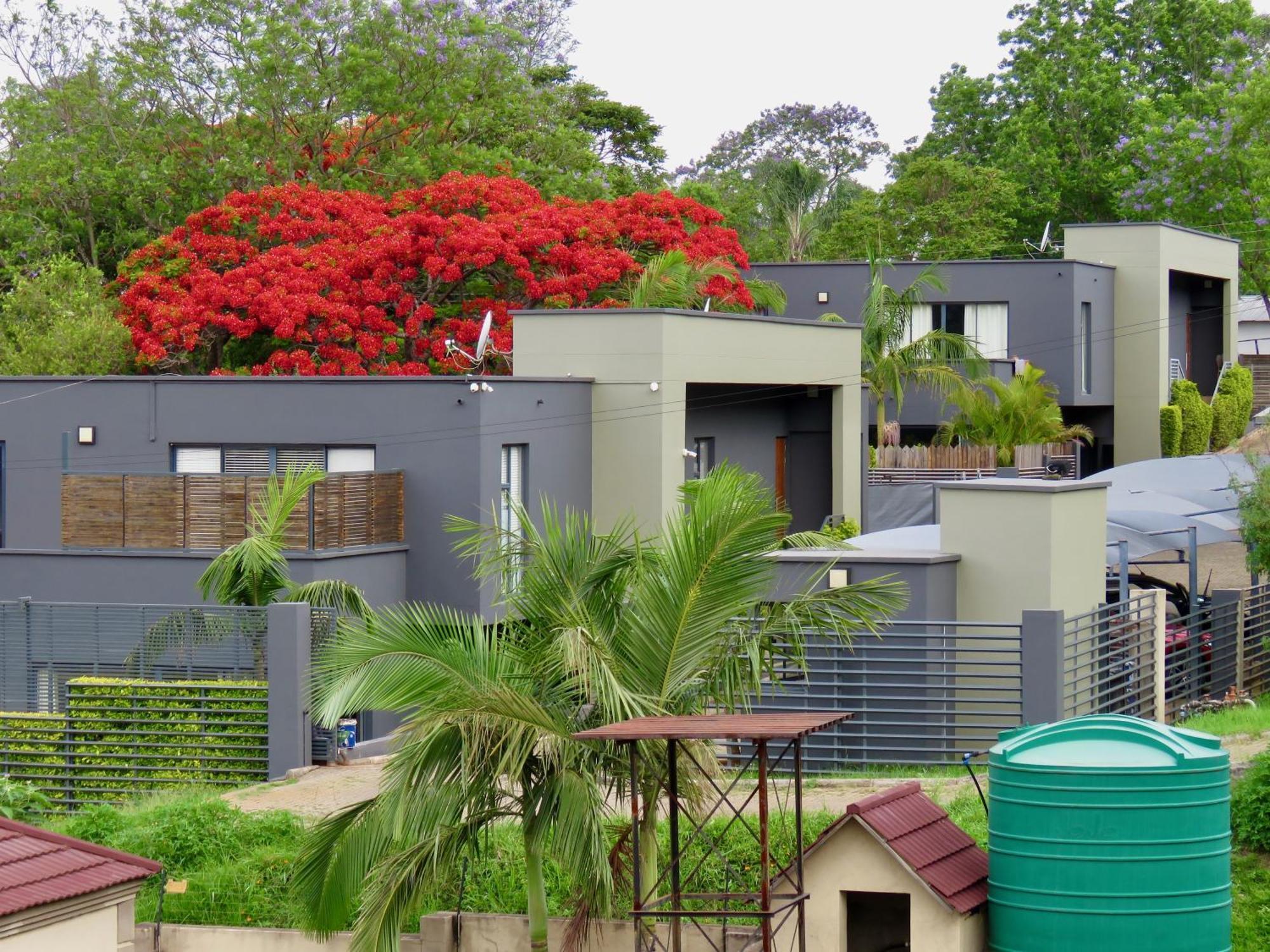 The Executive - Exclusive Self-Catering Apartments - Ezulwini Bagian luar foto