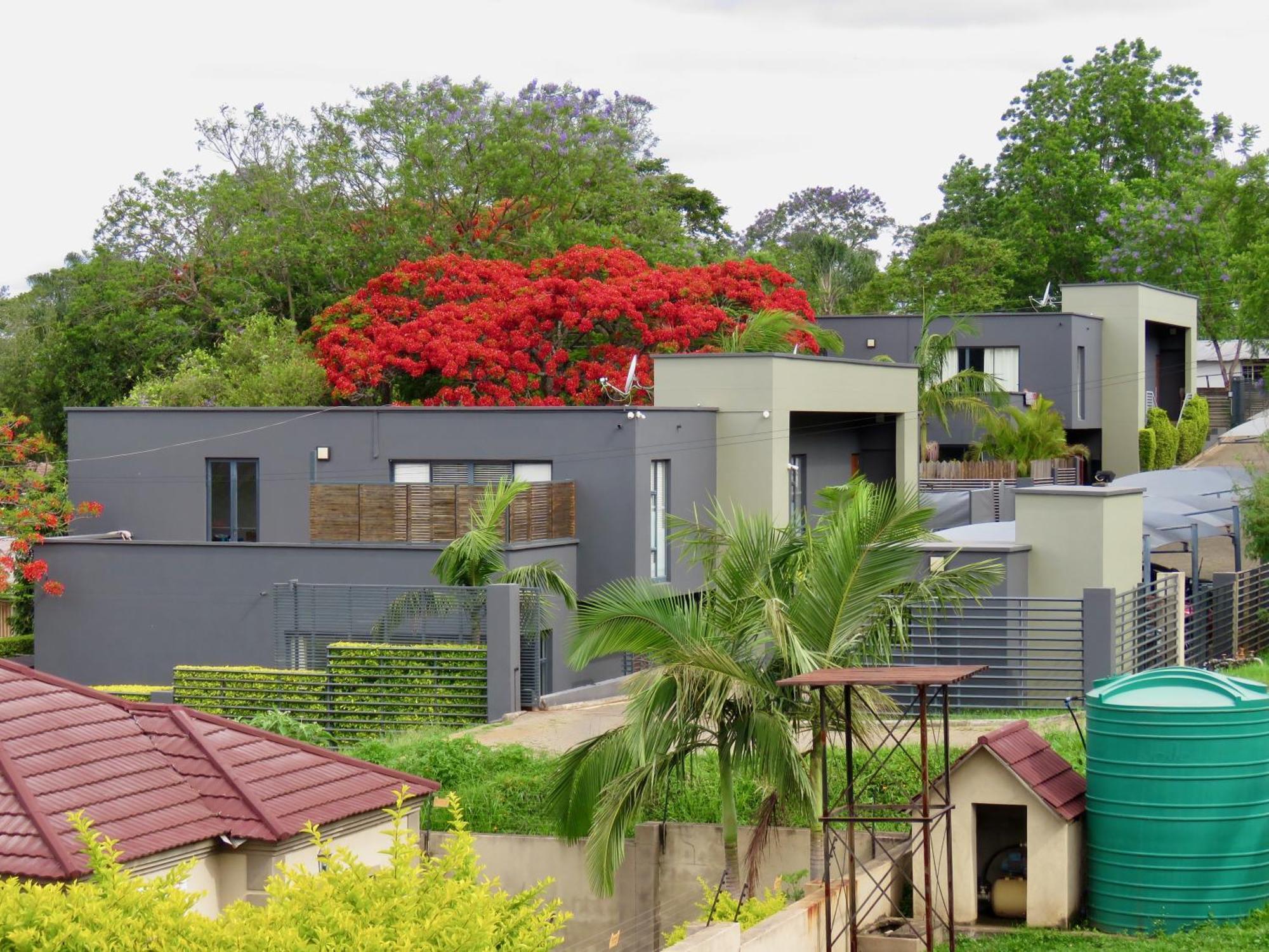 The Executive - Exclusive Self-Catering Apartments - Ezulwini Bagian luar foto