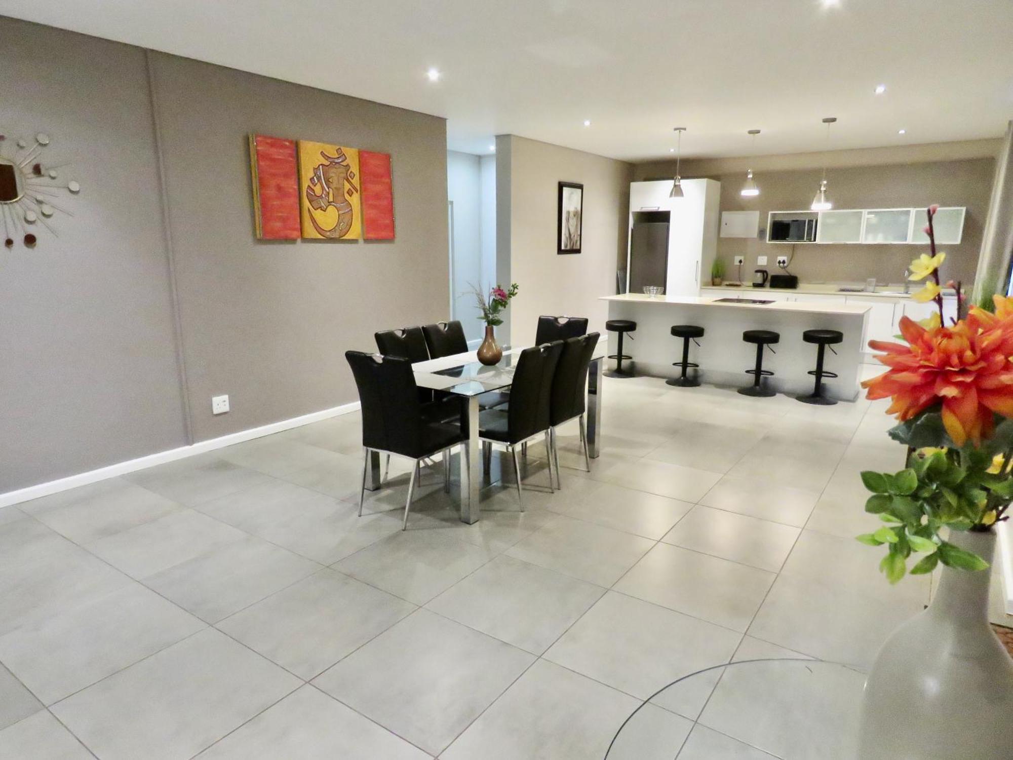 The Executive - Exclusive Self-Catering Apartments - Ezulwini Bagian luar foto