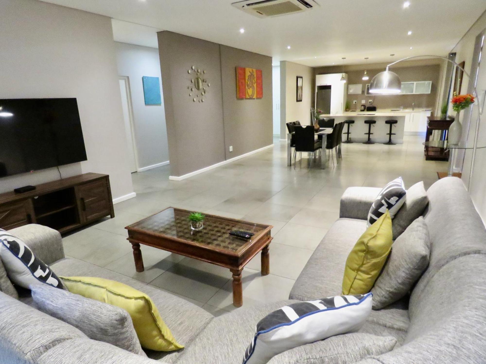 The Executive - Exclusive Self-Catering Apartments - Ezulwini Bagian luar foto