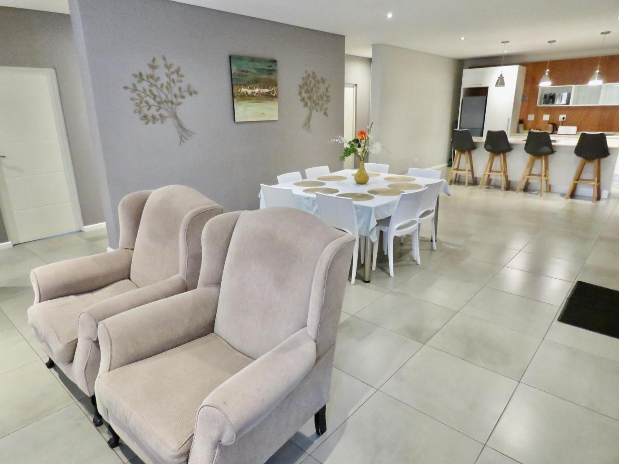 The Executive - Exclusive Self-Catering Apartments - Ezulwini Bagian luar foto