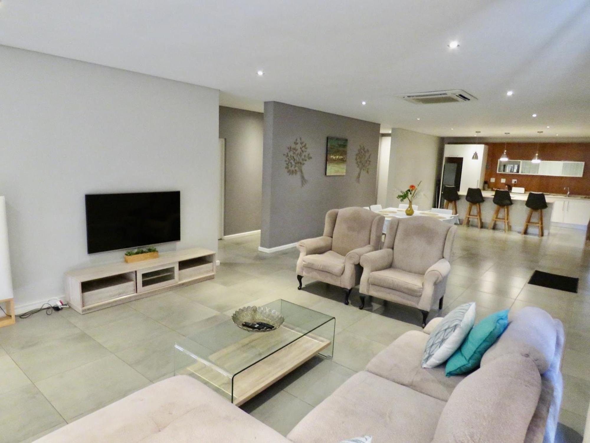 The Executive - Exclusive Self-Catering Apartments - Ezulwini Bagian luar foto