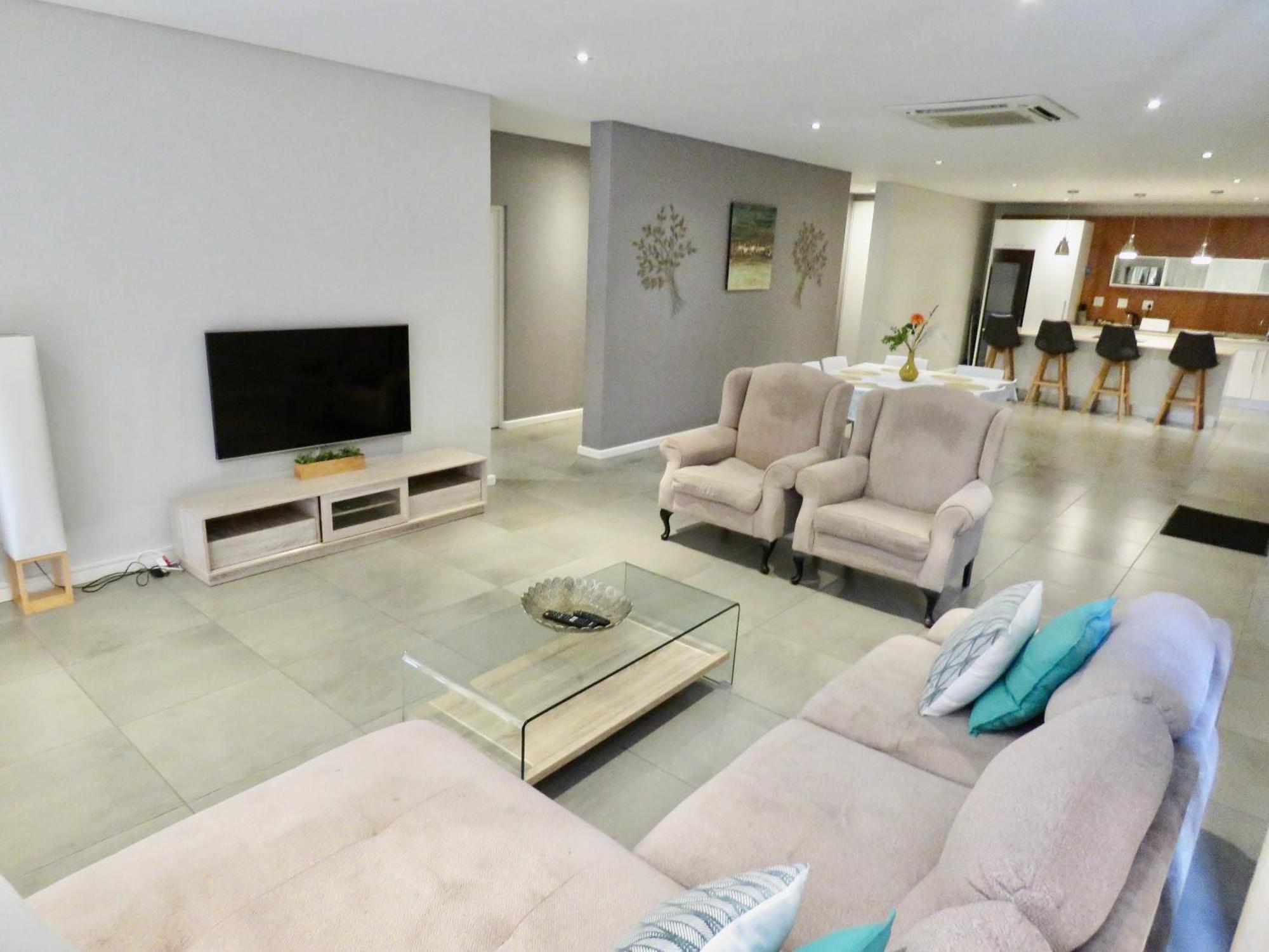 The Executive - Exclusive Self-Catering Apartments - Ezulwini Bagian luar foto